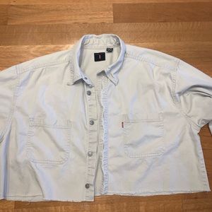 😎5 for $25😎 Levi’s cropped jacket. Size XL